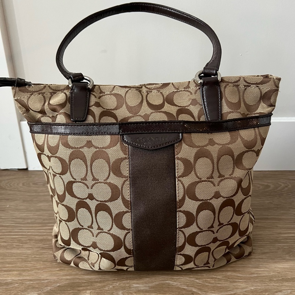 Coach Tan and Brown Signature Tote Y2K - Picture 1 of 9